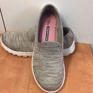 cool wave memory foam shoes